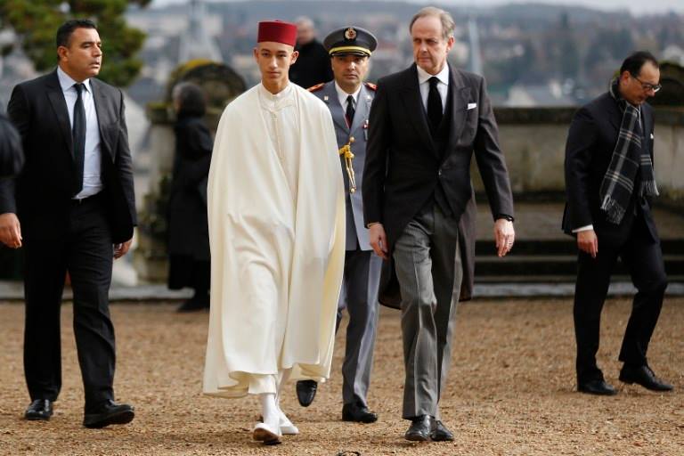 Le Prince Héritier Représente Le Roi Mohammed VI Aux Obsèques Du Comte De Paris