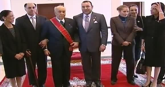 Mohammed VI décore Karim Lamrani